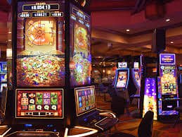 Permainan slot Aviator dengan grafis 3D dan antarmuka bertaruh yang intuitif di aplikasi gembira toto